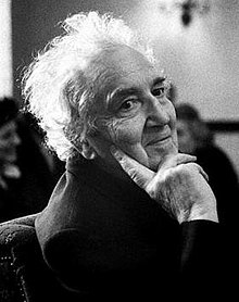 220px-Robert_Graves.jpg