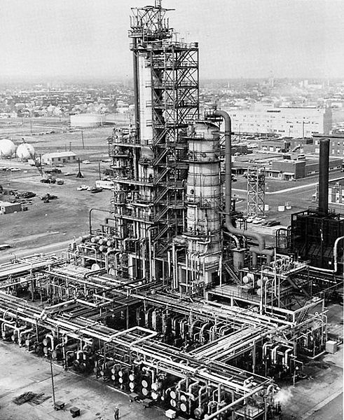 پرونده:Standard Oil Cracking Unit 1969 for web.jpg