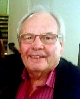 Tony Hatch pictured at the تئاتر رویال، دروری لین after a پتولا کلارک concert, ۱۳ اکتبر ۲۰۱۳