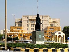 مجسمه رئیس‌علی دلواری در بوشهر