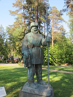 Aimo Tukiainen Lallin patsas 1989.JPG