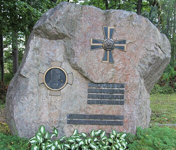 Tiedosto:Unto Ojonen - Veteraanien muistomerkki (1985) - Päälliköntalon piha, Vuorenmäki, Salmelantie 202 - Artjärvi - Orimattila.jpg