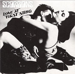Studioalbumin Love at First Sting kansikuva