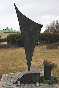 Karjalaan jääneiden vainajien muistomerkki, 1963, Myrskylä.
