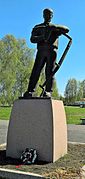 Niittäjä-patsas, 1977, Liminka.
