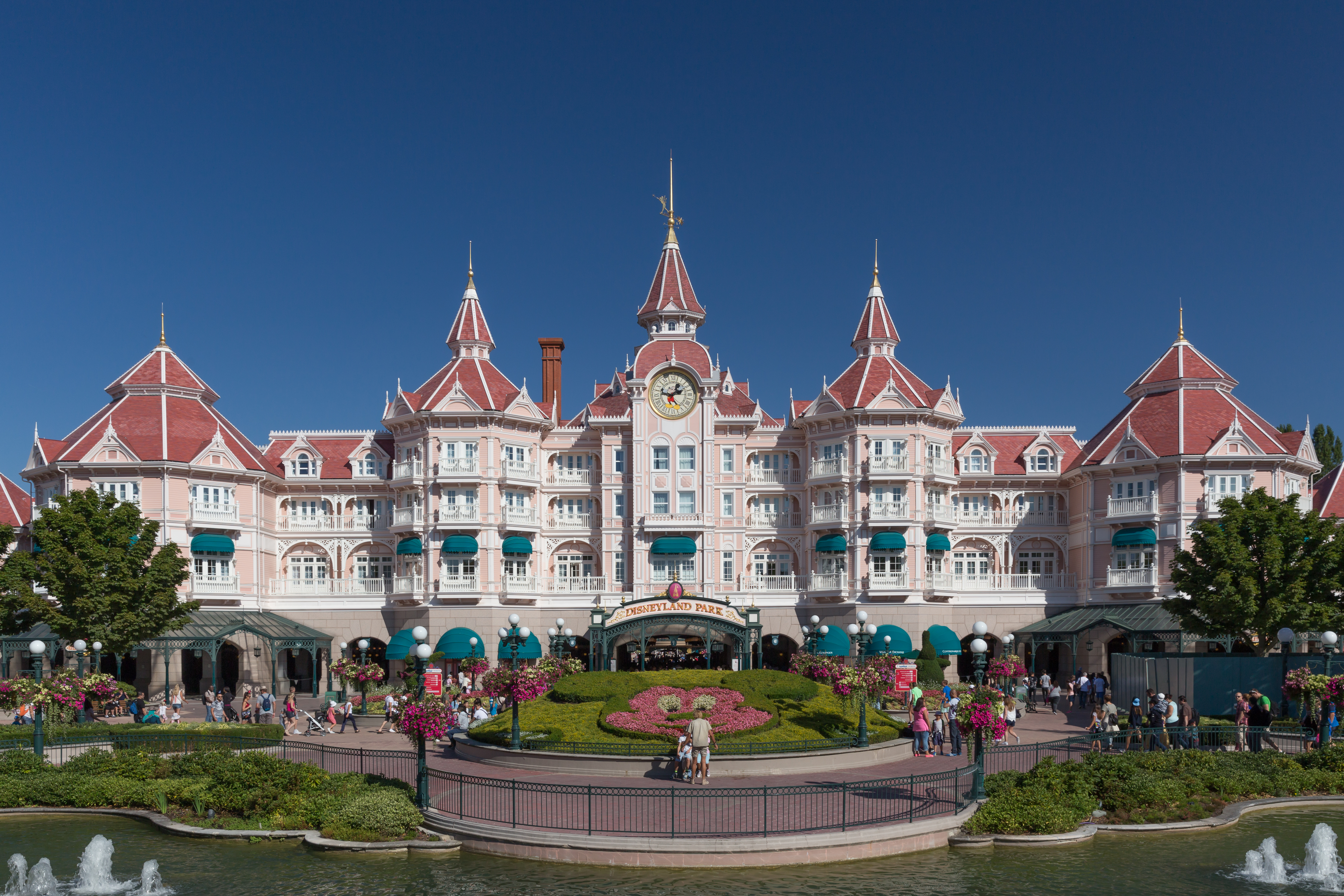 disneyland-hotel