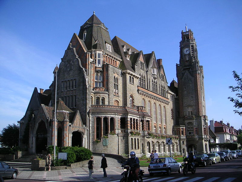 Fichier:Le Touquet-Paris-Plage - L'hôtel de ville (2).JPG