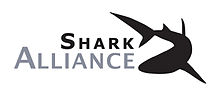 Le logo de Shark Alliance représentant une ombre de requin.