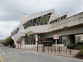 Station van buitenaf gezien