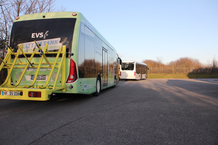 Datei:Sileo S12 Taust en E-Citaro 001.JPG