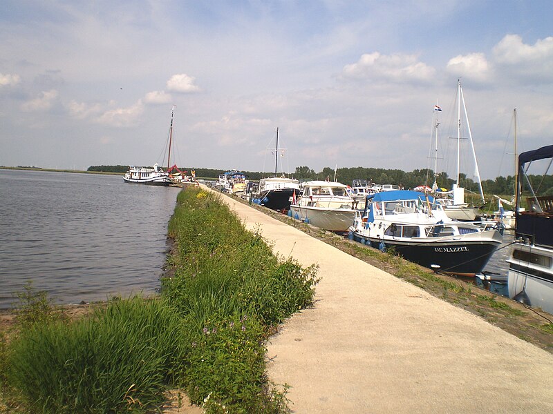 Ofbyld:Spakenburch pier Iemmar.JPG