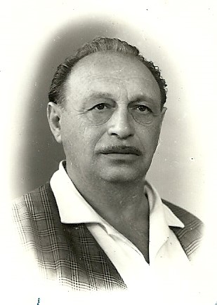 קובץ:Itzchak Shimkin 1969.jpg