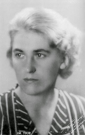 קובץ:ANNA SWIRSZCZYNSKA .1938.jpg