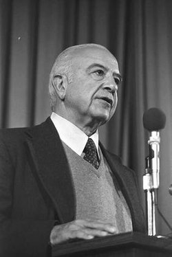 יוסף נבו ב-1976, בעת כהונתו כראש עיריית הרצליה