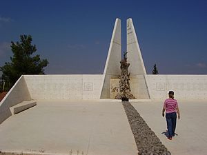 לוחמי חרות ישראל: תולדות, הארגון והחברים בו, אידאולוגיה