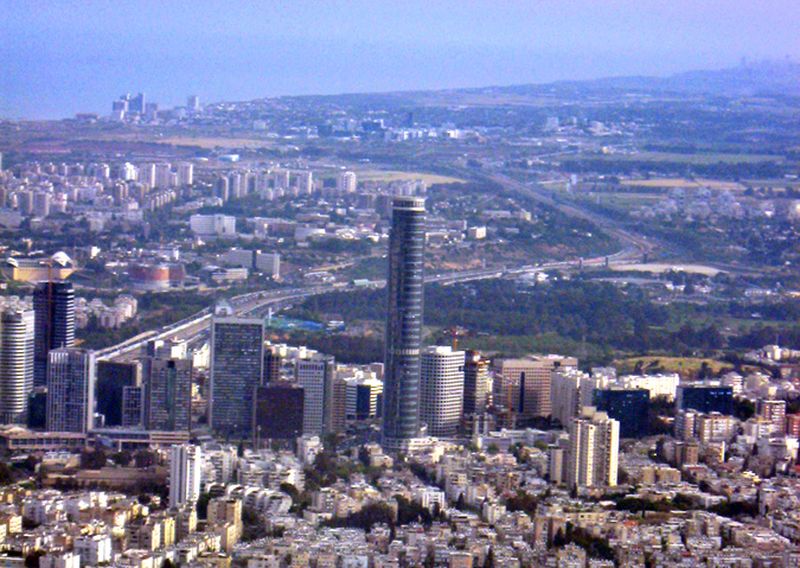 קובץ:Mosheavivtower22.jpg