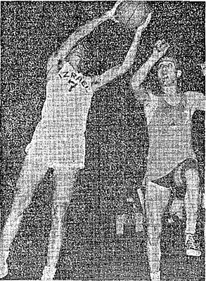 לובצקי במדי נבחרת ישראל נגד נבחרת יוגוסלביה בכדורסל, 1963