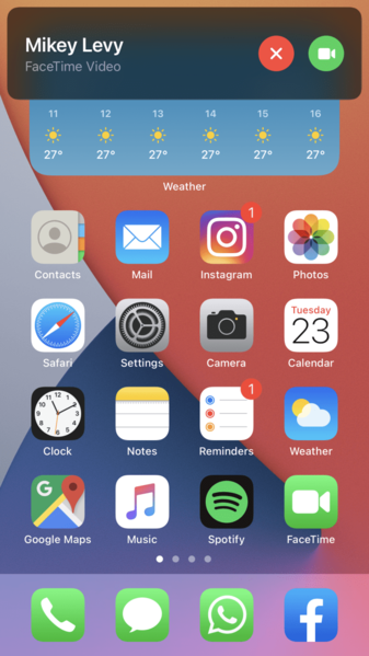 קובץ:IOS 14 Home Screen.png