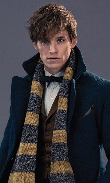 קובץ:Fantastic Beasts - Newt Scamander Profile.jpg