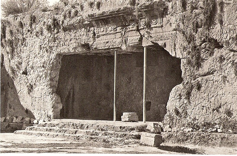 קובץ:Tomb of Queen Helena.jpg