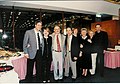יעקב ושושנה שפי עם ילדיהם ובני ובנות זוגם ביובל 50 שנות נישואים, ב 1996