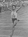 בקו הסיום של הריצה ההיסטורית של 1500 המטר באליפות אסיה בבנגקוק 1970. בריצה זו זכתה במדליית זהב נוספת.