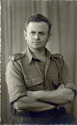 יוסף איתן במדי הצבא הבריטי, 1946 לערך