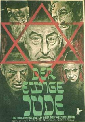 פריים הפתיחה של הסרט: במרכז מופיע הכיתוב "Der ewige Jude" ("היהודי הנצחי"), ברקע מגן דוד. ניתן לראות שחלק מהאותיות מעוצבות כאותיות עבריות.