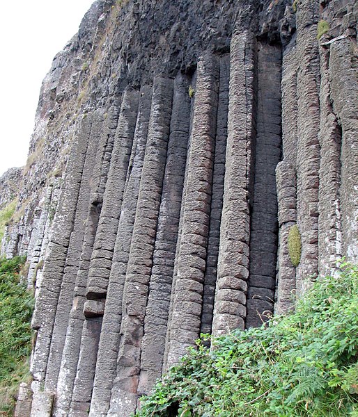 קובץ:GiantsCauseway OrganPipe.jpg