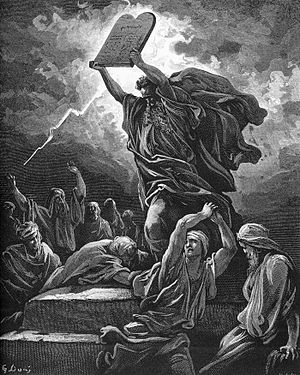 משה שובר את לוחות הברית לאחר חטא העגל, כמתואר בספר שמות פרשת כי תשא. תחריט מעשה ידי גוסטב דורה.