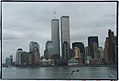 בנייני מרכז הסחר העולמי במנהטן, עם מגדלי התאומים במרכזם, תמונה מברוקלין