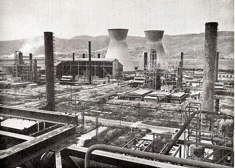 קובץ:Oil Refineries Haifa.jpg