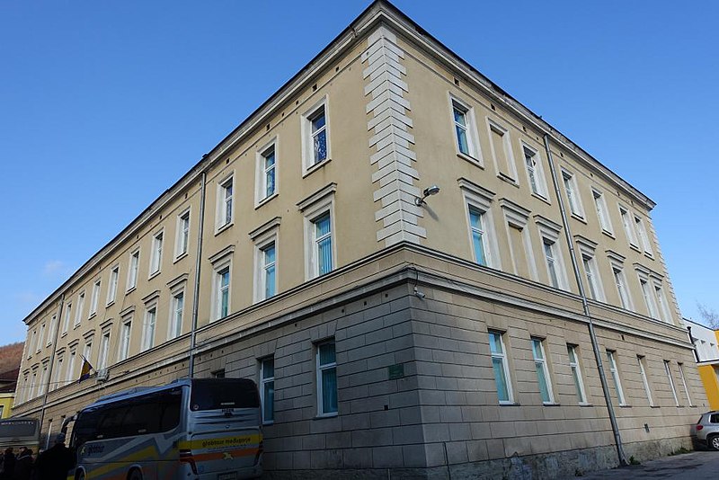 Datoteka:Zgrada austro-ugarske vojarne u Goraždu.jpg