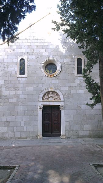Datoteka:Portal crkve sv Ante.jpg