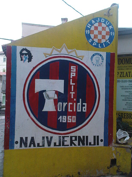 Datoteka:Torcida grafit.JPG