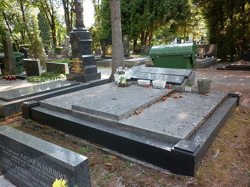 Datoteka:Grob obitelji Budeta Budisavljevića.jpeg