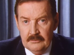Perkins miniszterelnök szerepében (A Very British Coup tévésorozat, 1988)