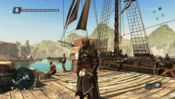 Edward Kenway, háttérben Kenway hajója, a Csóka