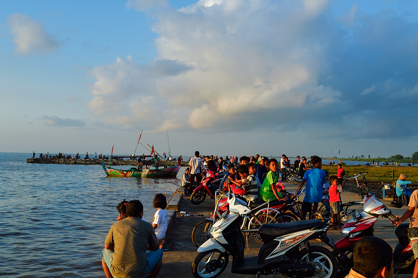  Pantai  Idola  Banyutowo Kabupaten Pati  Jawa  Tengah 