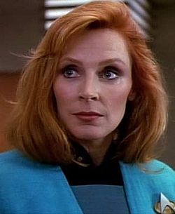 Berkas:Beverly Crusher.jpg