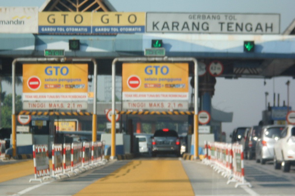 Berkas:GT Karang Tengah 2.JPG