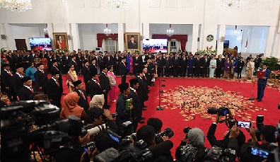 Berkas:Kominfo-antarafoto-pelantikan-kabinet-indonesia-maju-231019.jpg