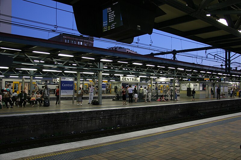 Berkas:Central railway station Sydney.jpg