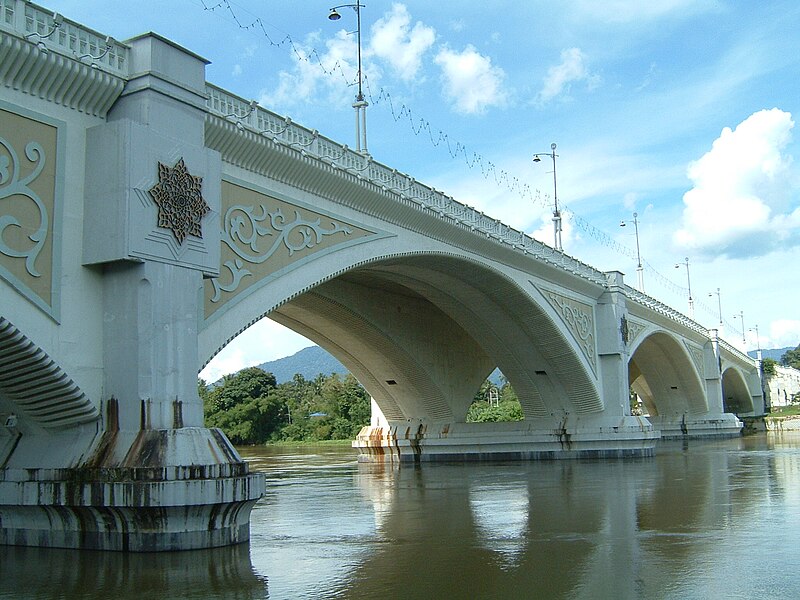 Berkas:SultanAbdulJalilBridge.jpg