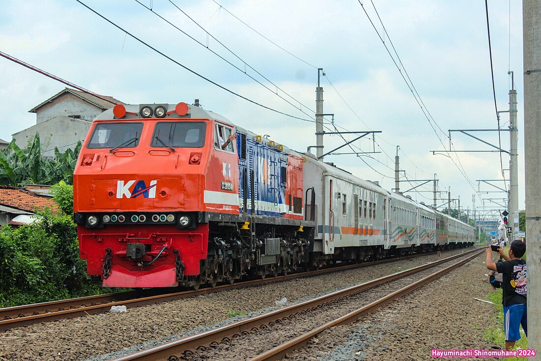 Kereta api Gaya Baru Malam Selatan