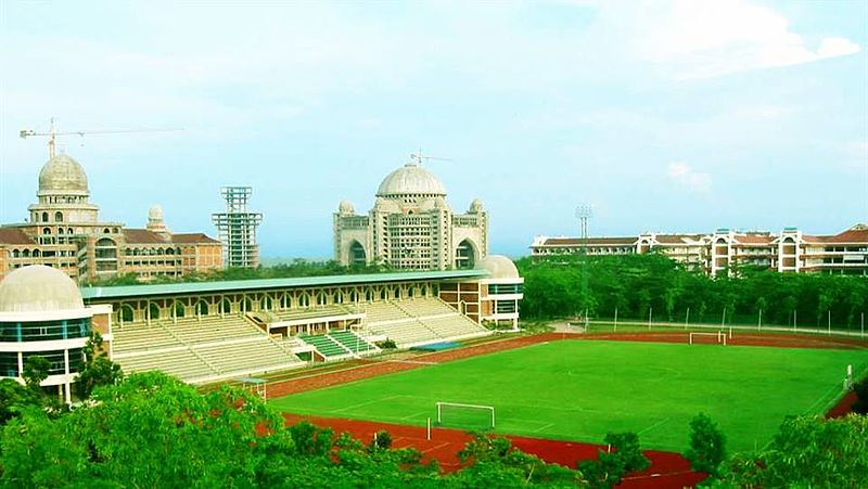 Berkas:Al-zaytun-stadion-palagan-agung.jpg