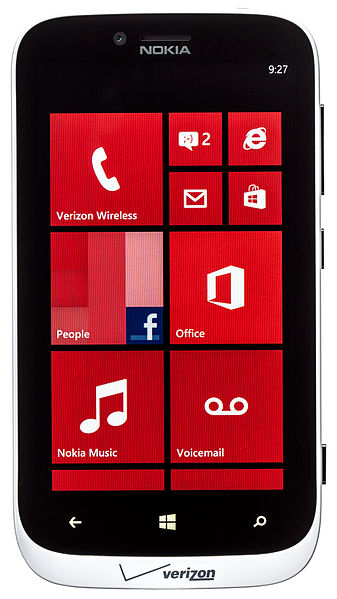 Berkas:Nokia Lumia 822 Verizon.jpg