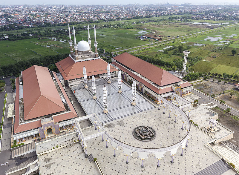 Berkas:Great Mosque of Central Java, aerial view.jpg