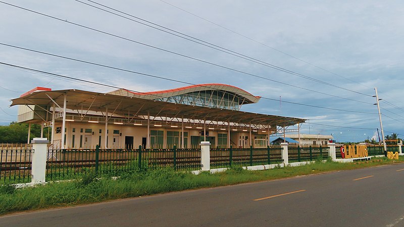 Berkas:Depan stasiun Lalang.jpeg