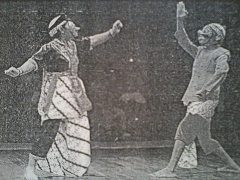 Berkas:Reynan-Topeng-palimanan-kiempek.jpg